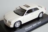 1:43 CHRYSLER 300 C COOL VANILLA