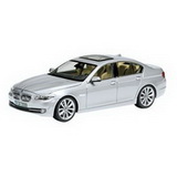1:43 BMW 5er LIMOUSINE SILVER